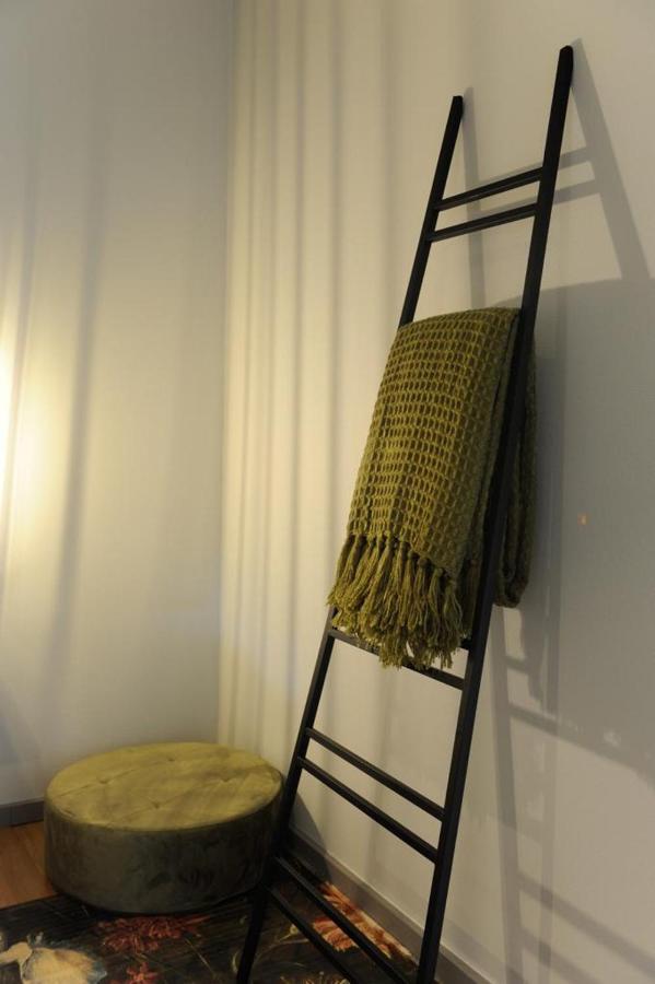 Prachtige Chalet Wabi Sabi Aan Het Water! 赫尔 外观 照片