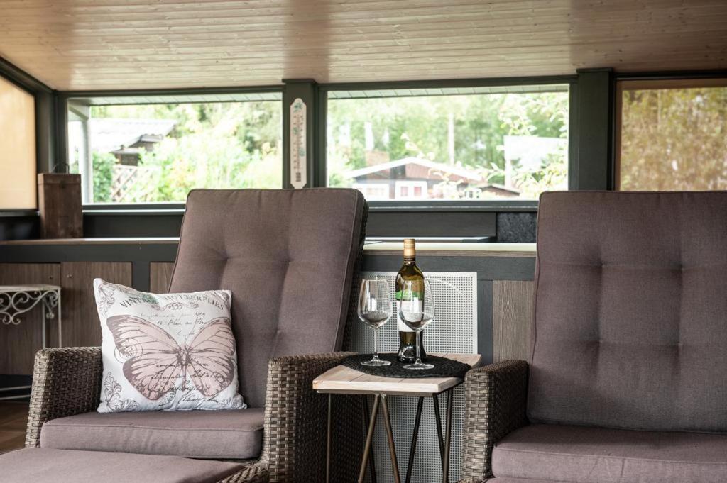 Prachtige Chalet Wabi Sabi Aan Het Water! 赫尔 外观 照片